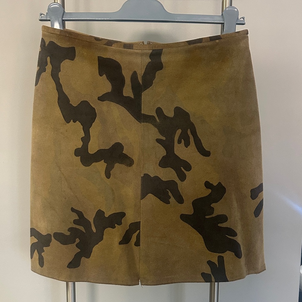 Vintage Camouflage Print Green Suede Mini Skirt.  4. Back Invisible Seam Zipper.